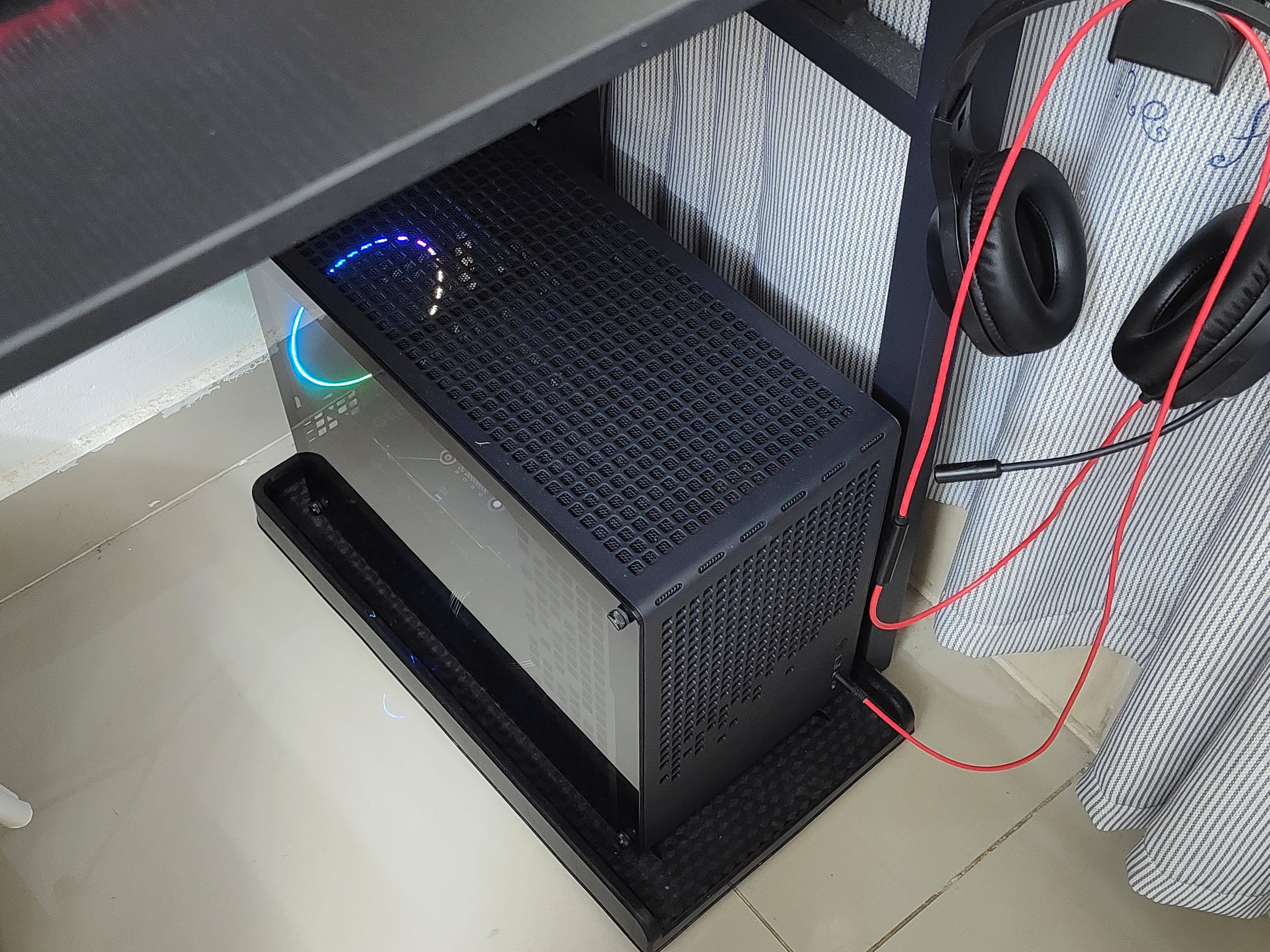 机箱外部图,有一点 RGB