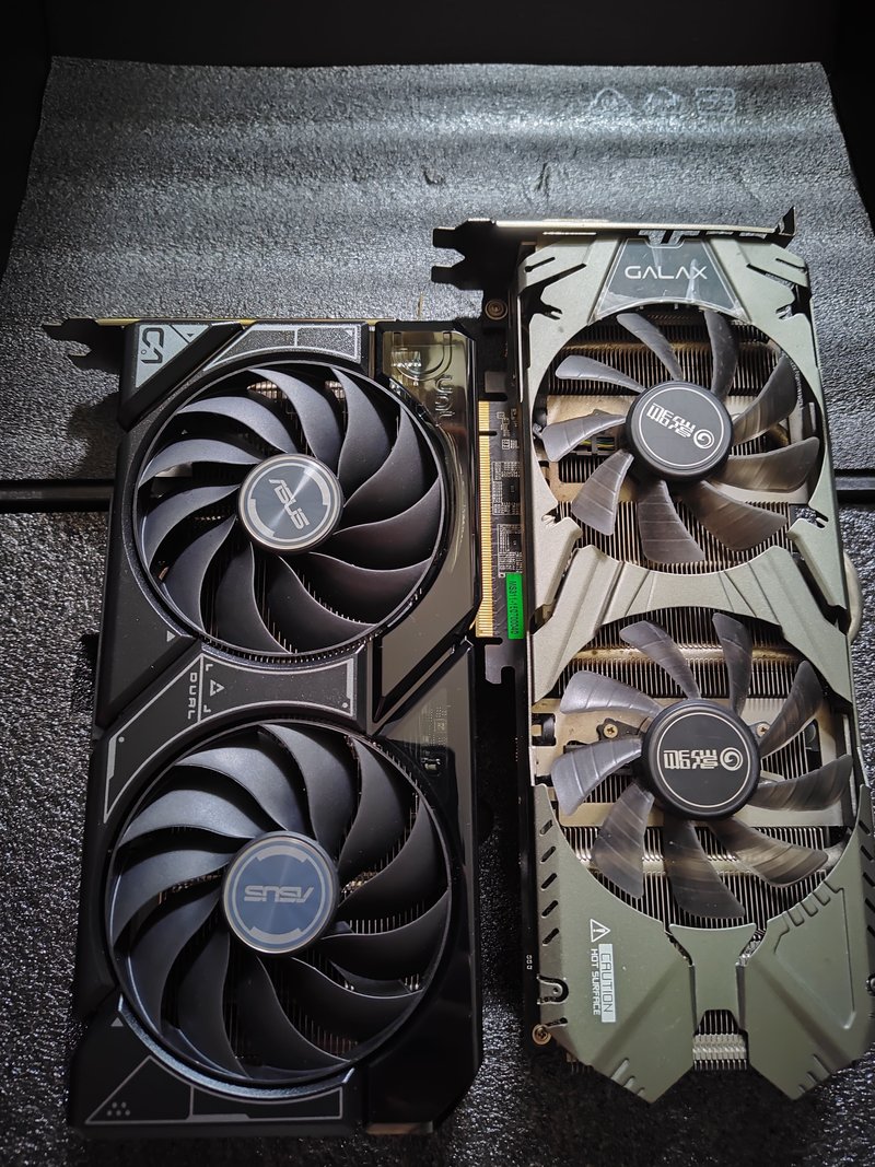 和 GTX970 放一起拍个合照