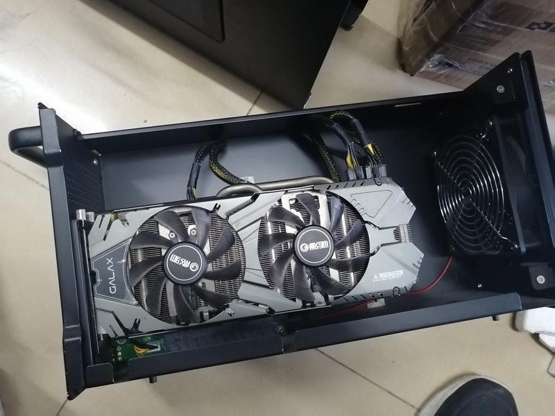 躺在拓展坞里的 GTX970